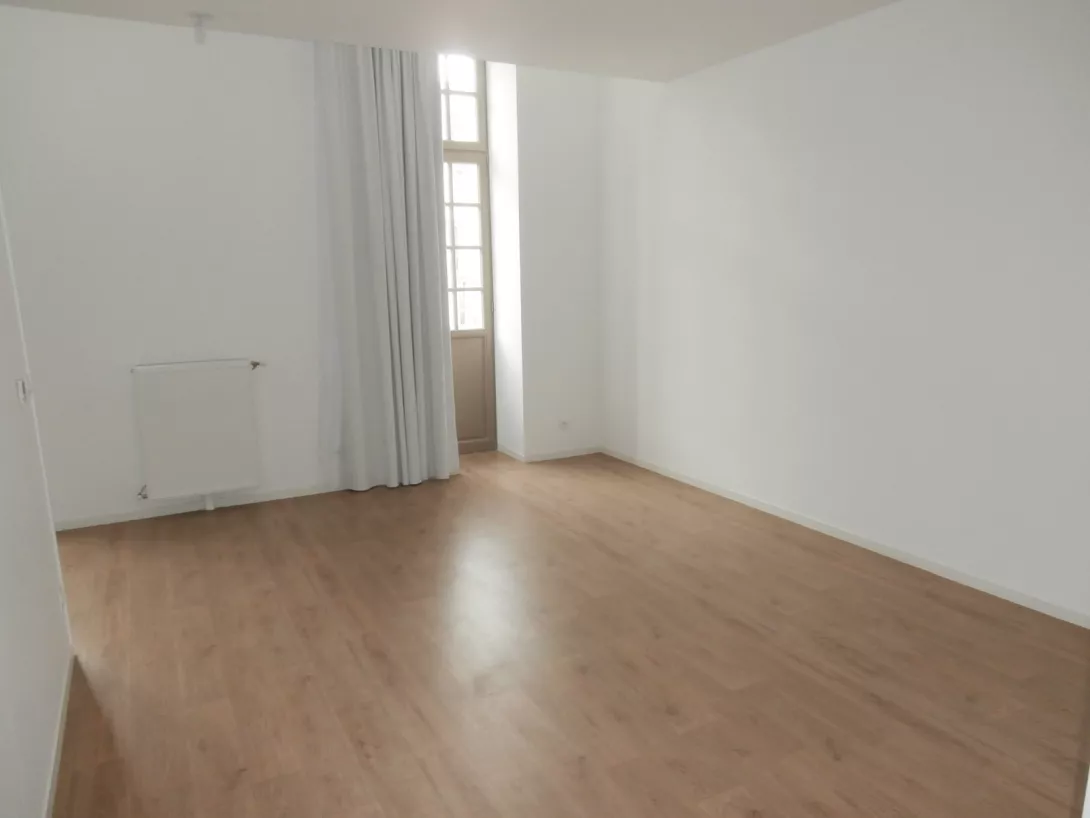  Location appartement T4  81.20m²  à Reims  (51100)  - ER.28535 - Galerie 8 - Ouvrir l'image en pleine taille