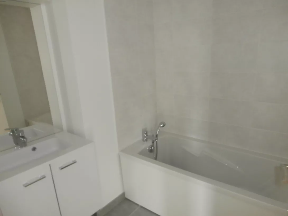  Location appartement T4  92.00m²  à Reims  (51100)  - ER.30408 - Galerie 2 - Ouvrir l'image en pleine taille