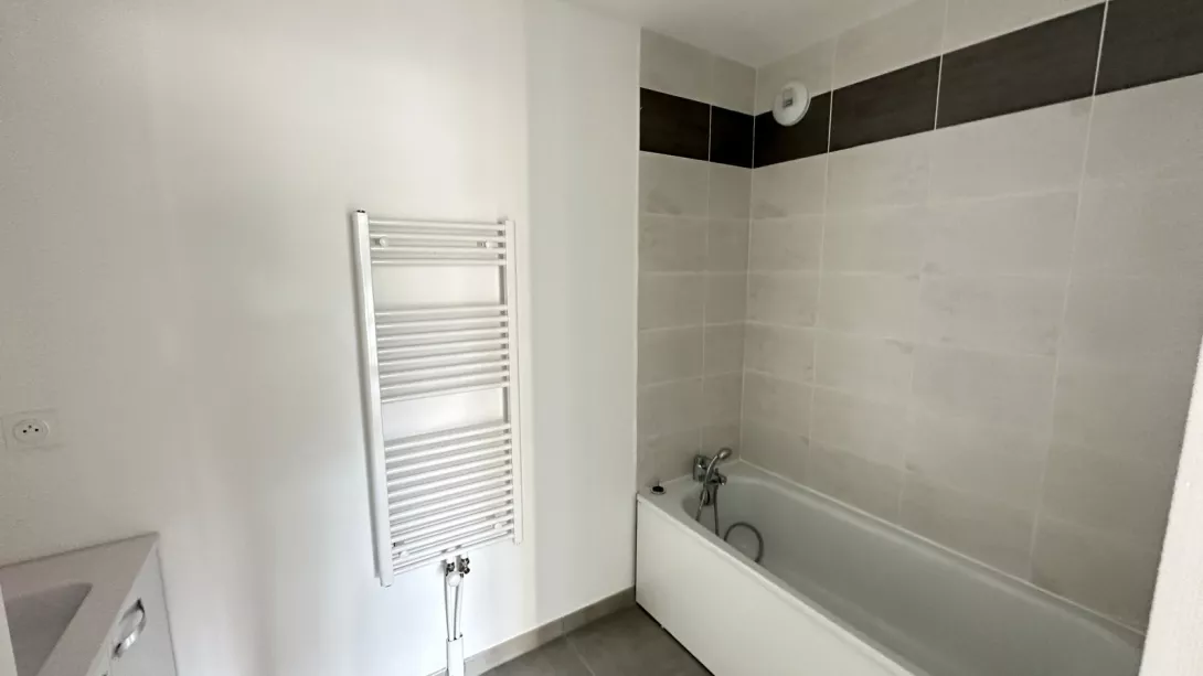  Location appartement T3  73.60m²  à Reims  (51100)  - ER.35002 - Galerie 2 - Ouvrir l'image en pleine taille