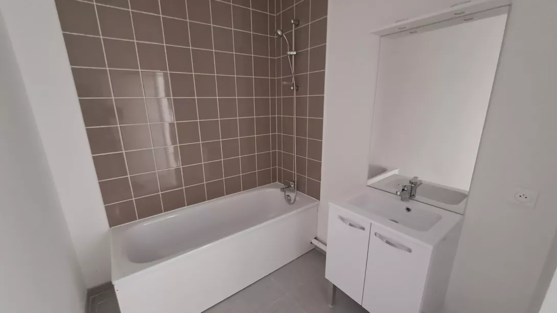  Location appartement T3  72.20m²  à Betheny  (51450)  - ER.36169 - Galerie 7 - Ouvrir l'image en pleine taille