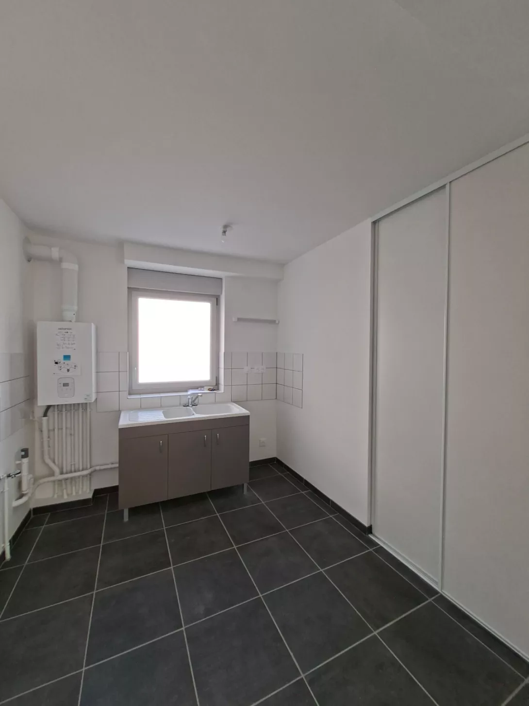  Location appartement T5  96.30m²  à Chalons-En-Champagne  (51000)  - ER.38150 - Galerie 6 - Ouvrir l'image en pleine taille