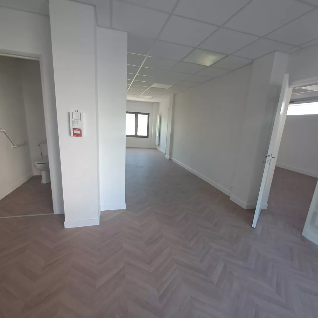  Location local-commercial  80.00m²  à Reims  (51100)  - ER.42066 - Galerie 4 - Ouvrir l'image en pleine taille