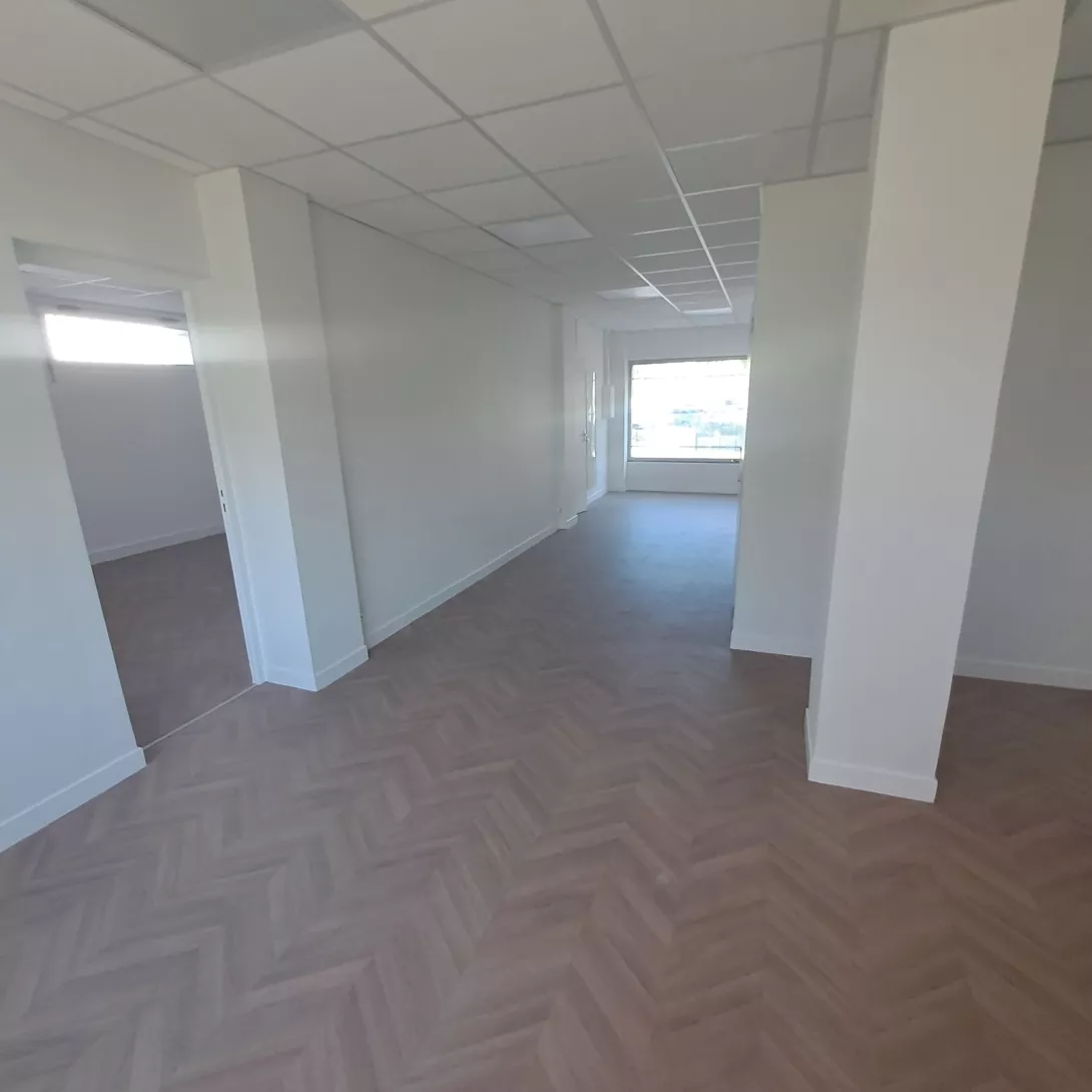  Location local-commercial  80.00m²  à Reims  (51100)  - ER.42066 - Galerie 5 - Ouvrir l'image en pleine taille