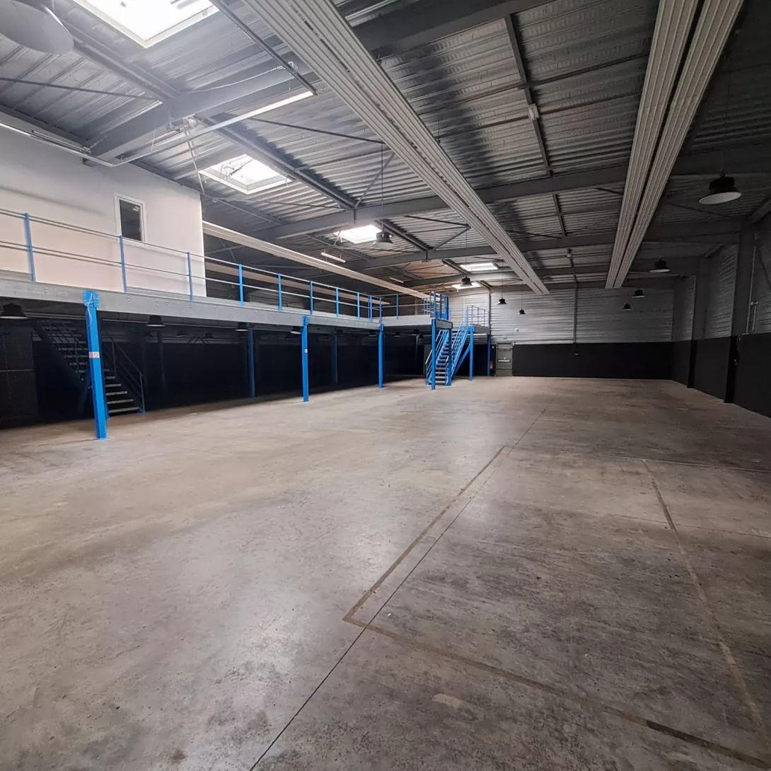  Location local-commercial  890.00m²  à Ormes  (51370)  - ER.42365 - Galerie 4 - Ouvrir l'image en pleine taille