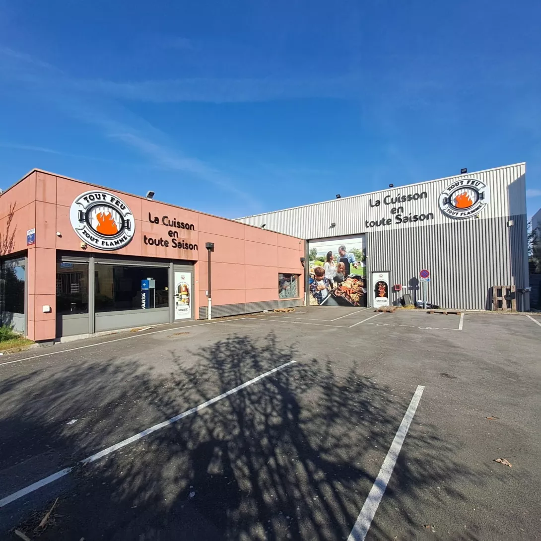  Location local-commercial  890.00m²  à Ormes  (51370)  - ER.42365 - Galerie 1 - Ouvrir l'image en pleine taille
