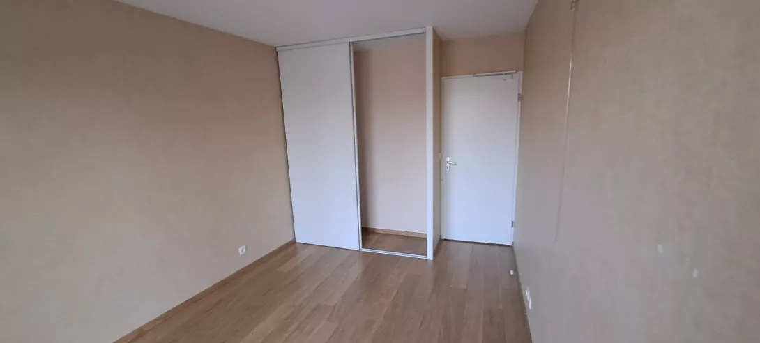  Location local-commercial  64.90m²  à Reims  (51100)  - ER.42372 - Galerie 2 - Ouvrir l'image en pleine taille