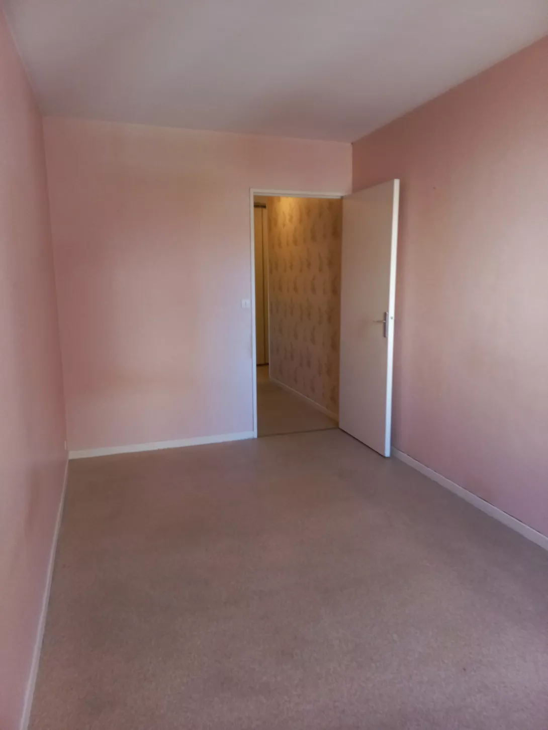  Achat appartement T2  57.00m²  à Epernay  (51200)  - ER.61528 - Galerie 7 - Ouvrir l'image en pleine taille