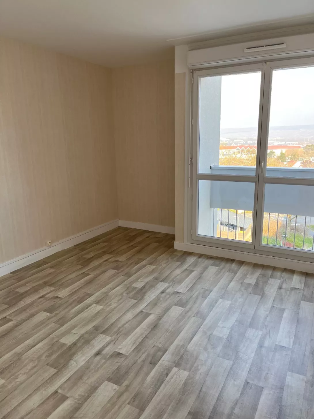  Location appartement T4  74.00m²  à Epernay  (51200)  - ER.62117 - Galerie 3 - Ouvrir l'image en pleine taille