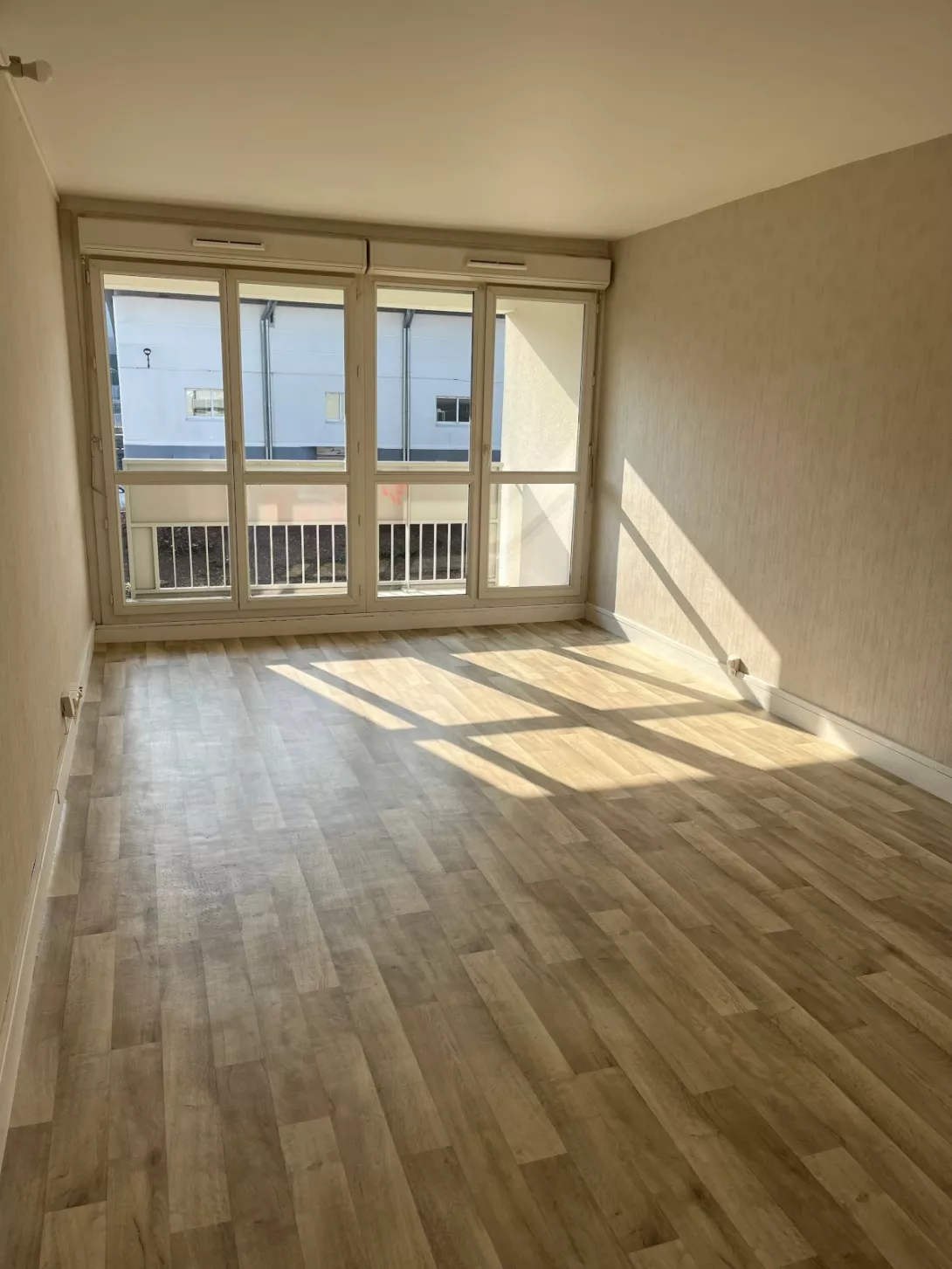  Location appartement T4  74.00m²  à Epernay  (51200)  - ER.62117 - Galerie 1 - Ouvrir l'image en pleine taille