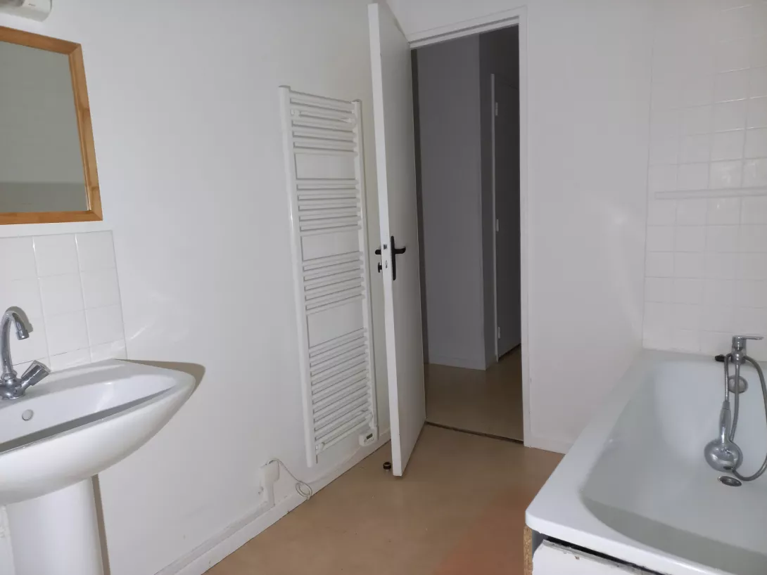  Achat appartement T5  105.00m²  à Ay Champagne  (51160)  - ER.64264 - Galerie 6 - Ouvrir l'image en pleine taille