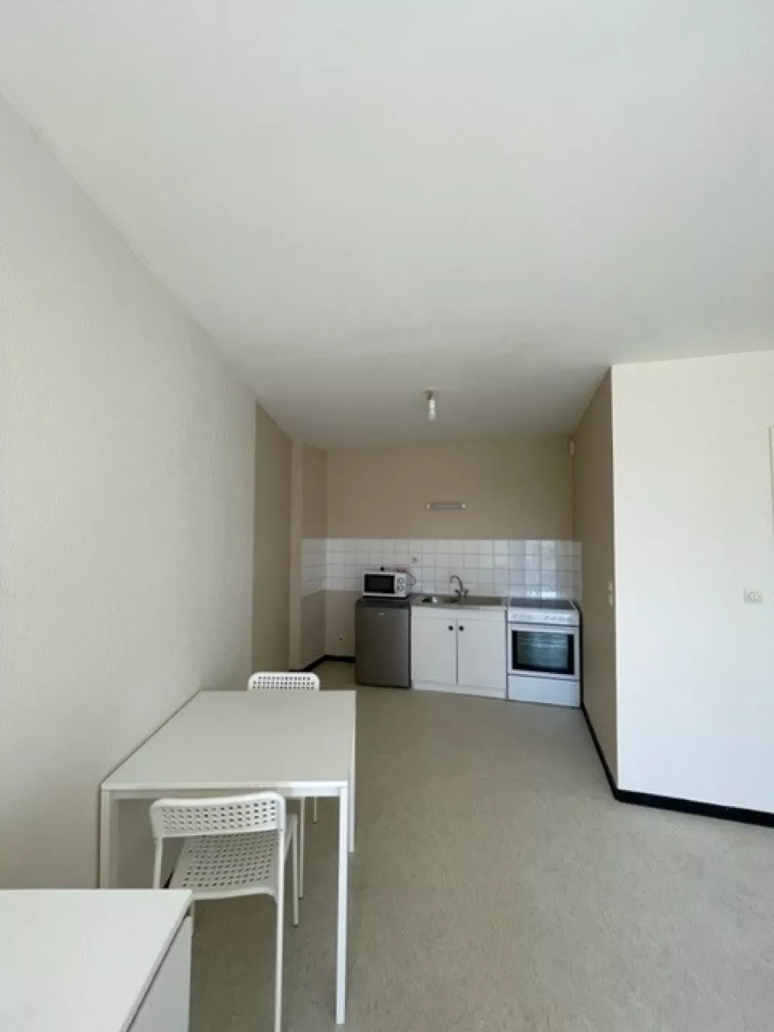  Location appartement T1  31.00m²  à Avize  (51190)  - ER.64342 - Galerie 2 - Ouvrir l'image en pleine taille