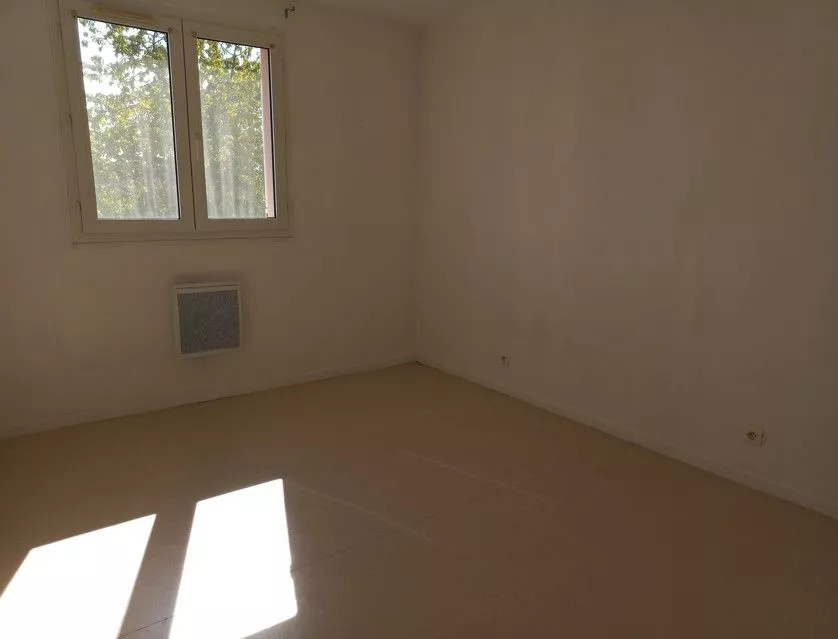  Achat appartement T4  85.00m²  à Pleurs  (51230)  - ER.64826-BIS - Galerie 5 - Ouvrir l'image en pleine taille
