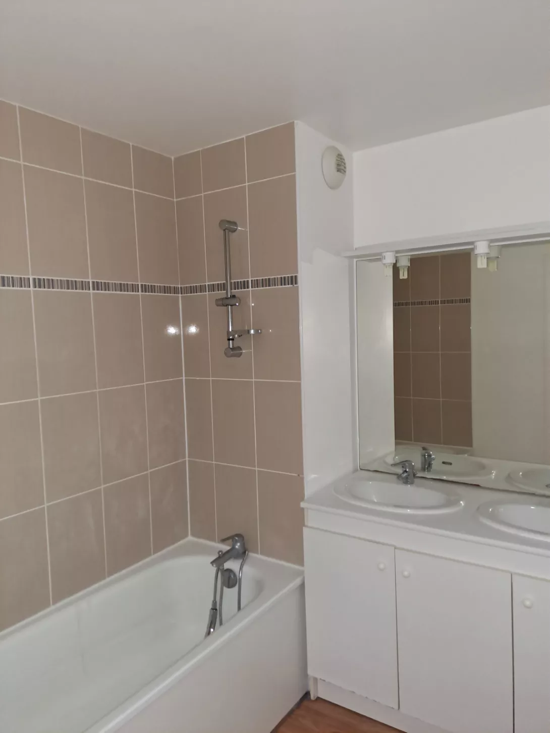  Location appartement T3  79.09m²  à Epernay  (51200)  - ER.66541 - Galerie 6 - Ouvrir l'image en pleine taille