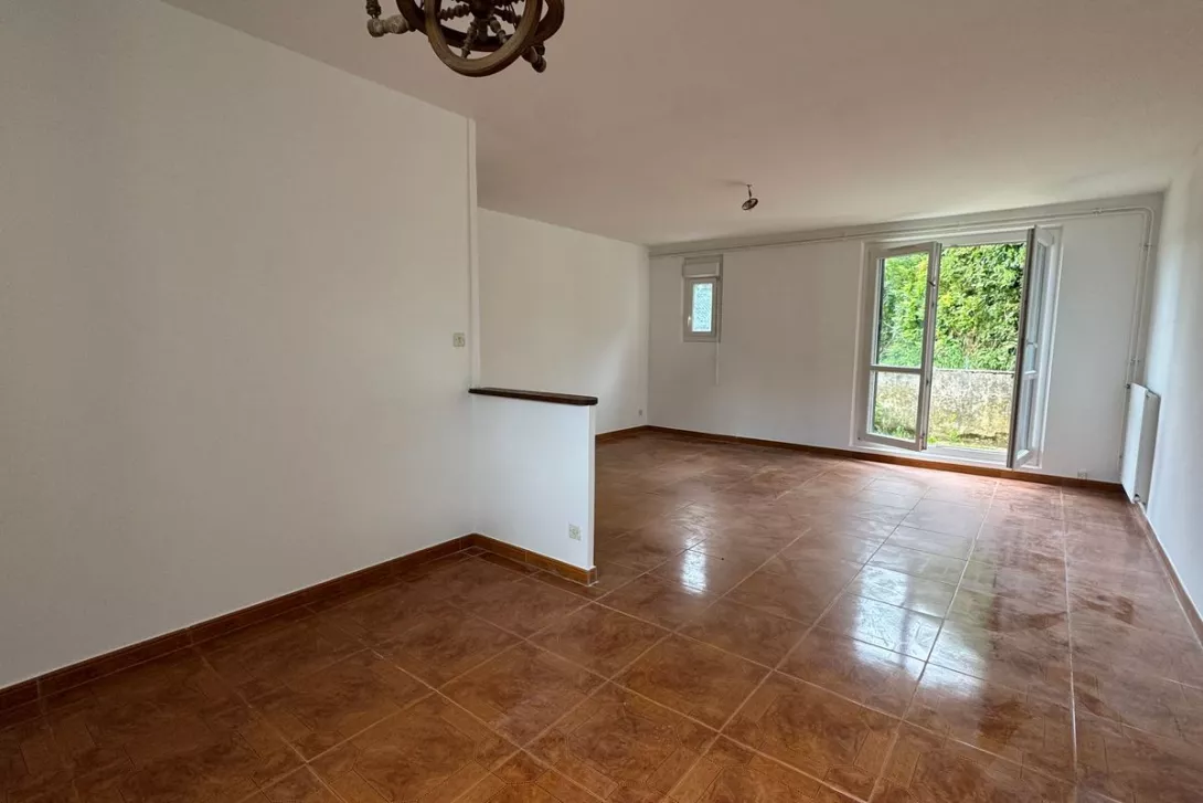  Achat maison T4  83.00m²  à Fismes  (51170)  - ER.80573 - Galerie 3 - Ouvrir l'image en pleine taille